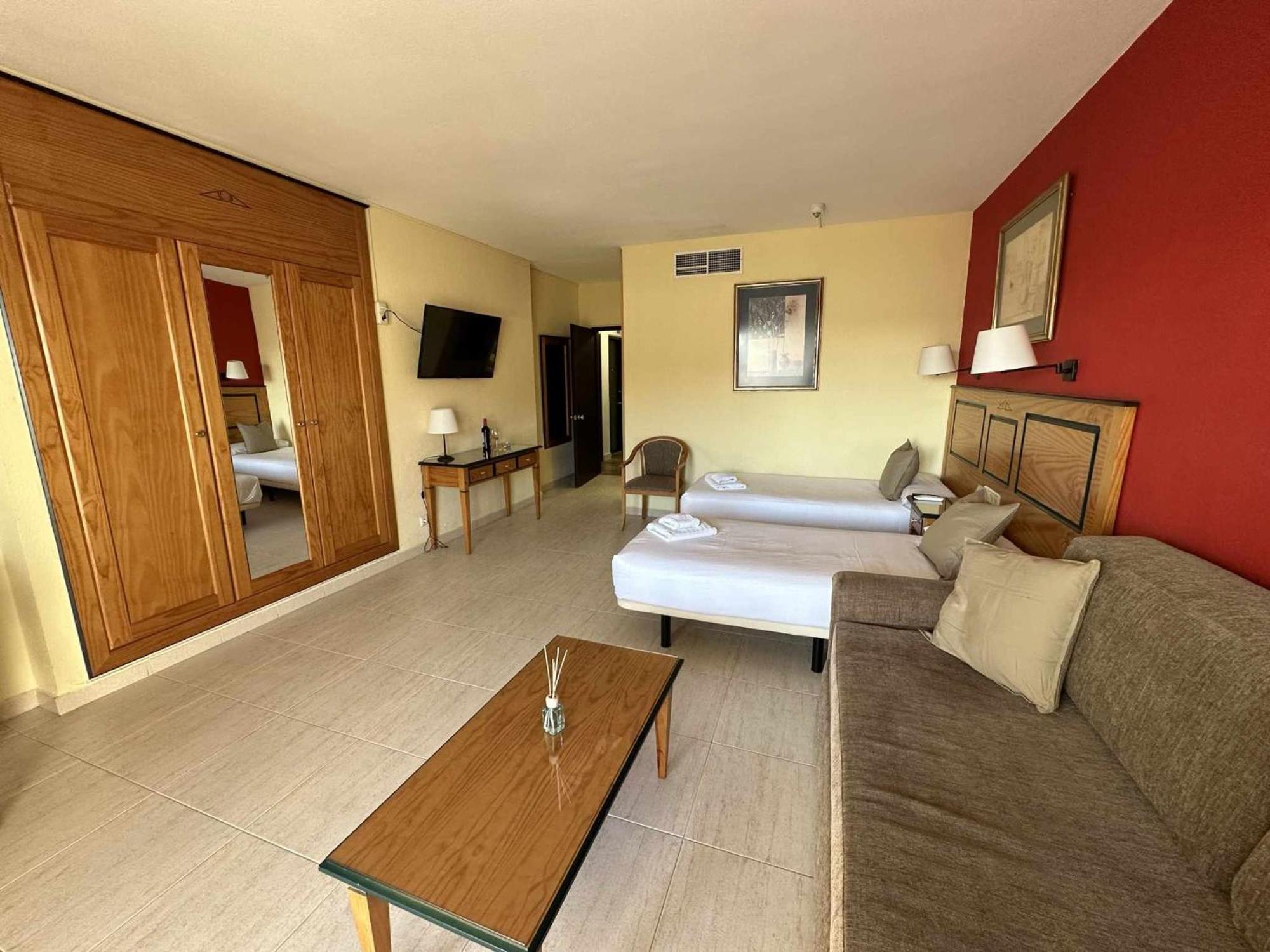 Estudio Pyr Privado Frente Al Puerto De Fuengirola Ngoại thất bức ảnh