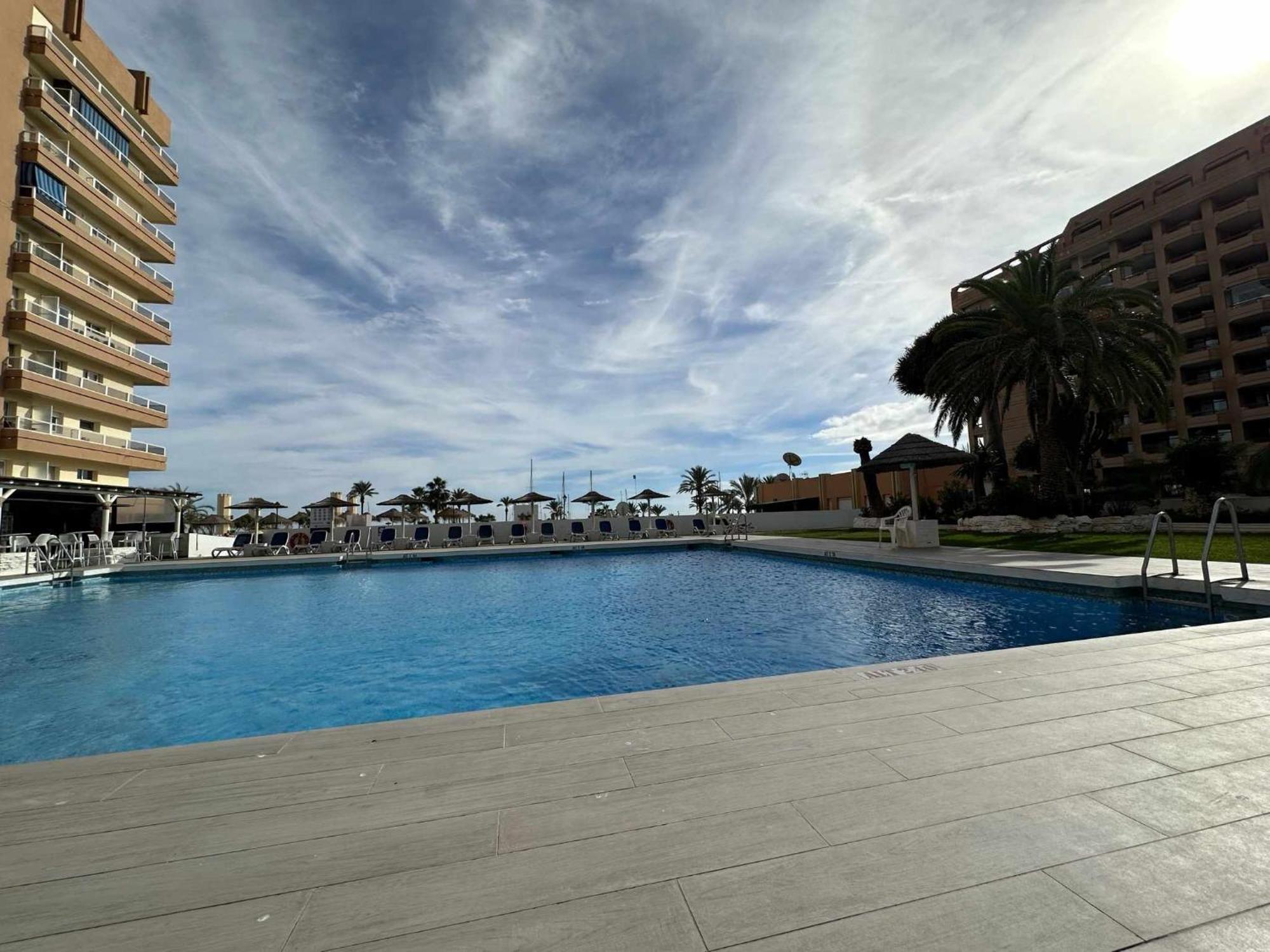Estudio Pyr Privado Frente Al Puerto De Fuengirola Ngoại thất bức ảnh